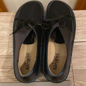 Algeria 41 Blue Glitter/ Black Lace up. Size 10-10.5